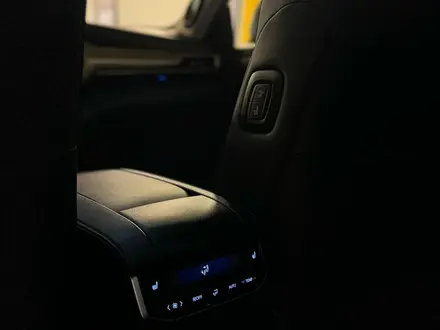 Toyota Highlander Luxe 2025 года за 26 500 000 тг. в Алматы – фото 25