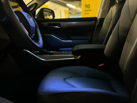 Toyota Highlander Luxe 2025 года за 26 500 000 тг. в Алматы – фото 19