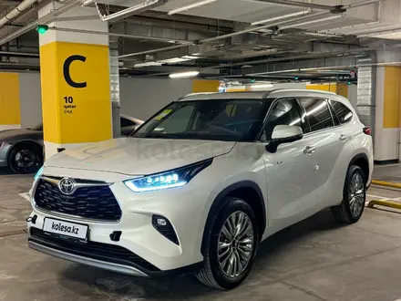 Toyota Highlander Luxe 2025 года за 26 500 000 тг. в Алматы