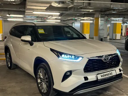 Toyota Highlander Luxe 2025 года за 26 500 000 тг. в Алматы – фото 4