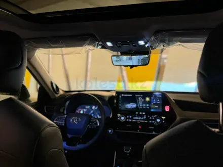 Toyota Highlander Luxe 2025 года за 26 500 000 тг. в Алматы – фото 14