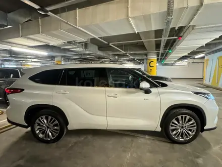 Toyota Highlander Luxe 2025 года за 26 500 000 тг. в Алматы – фото 6