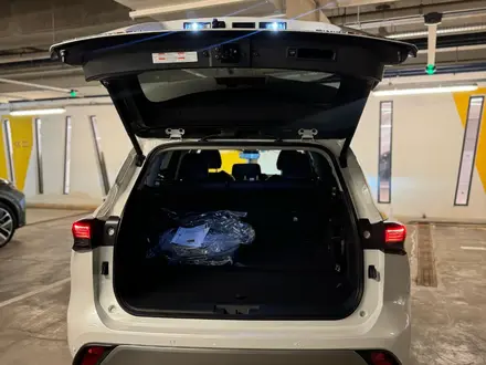 Toyota Highlander Luxe 2025 года за 26 500 000 тг. в Алматы – фото 13