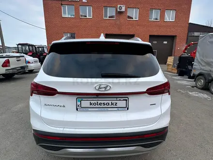 Hyundai Santa Fe 2022 года за 21 000 000 тг. в Уральск