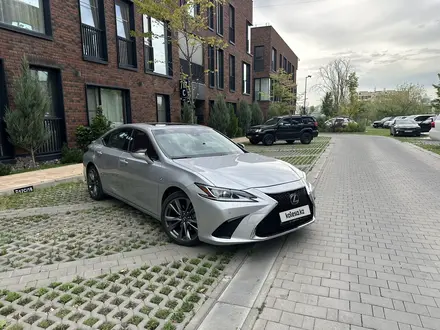 Lexus ES 250 2020 года за 19 500 000 тг. в Алматы