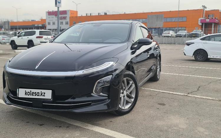 Hongqi E-QM5 — фото 1