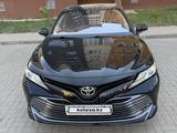 Toyota Camry 2019 года за 13 500 000 тг. в Актобе