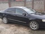 Volkswagen Passat 2010 года за 4 500 000 тг. в Алматы – фото 2