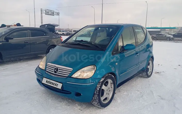 Mercedes-Benz A 190 2001 годаfor3 100 000 тг. в Астана