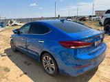 Hyundai Elantra 2018 года за 2 000 000 тг. в Атырау – фото 2