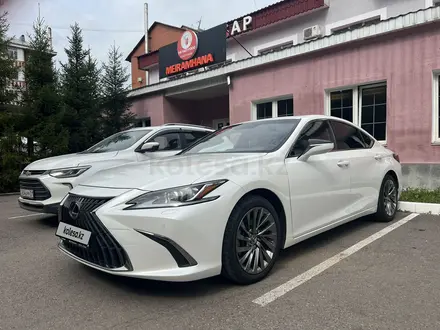 Lexus ES 250 2022 года за 21 000 000 тг. в Астана