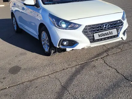 Hyundai Solaris 2019 года за 5 000 000 тг. в Уральск – фото 3