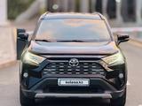 Toyota RAV4 2021 года за 13 150 000 тг. в Астана – фото 2
