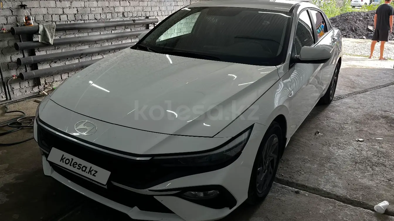 Hyundai Elantra, 2024