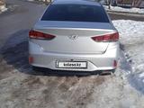 Hyundai Sonata 2019 года за 8 199 000 тг. в Алматы – фото 2