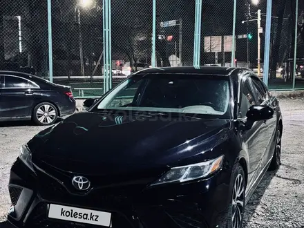 Toyota Camry 2018 года за 10 500 000 тг. в Тараз – фото 3
