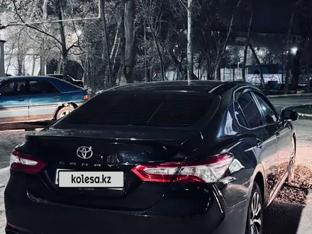 Toyota Camry 2018 года за 10 500 000 тг. в Тараз – фото 5