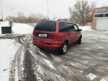 Volkswagen Sharan 1996 года за 2 500 000 тг. в Актобе – фото 4