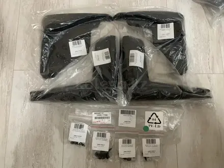 Брызговики Camry 75 80 оригинал новые. Подходят на Camry Камри 70 75 80 за 23 000 тг. в Астана – фото 14