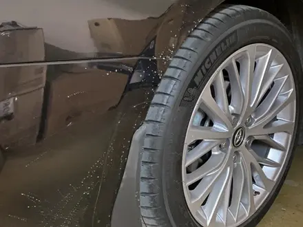 Брызговики Camry 75 80 оригинал новые. Подходят на Camry Камри 70 75 80 за 23 000 тг. в Астана – фото 4