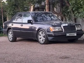 Mercedes-Benz E 230