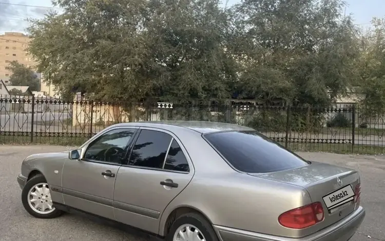 Mercedes-Benz E 200 1996 годаүшін1 700 000 тг. в Павлодар