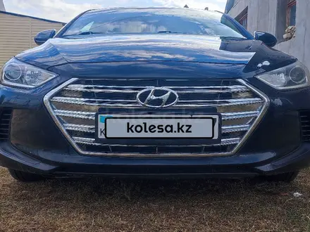 Hyundai Elantra 2016 года за 7 500 000 тг. в Уральск – фото 2