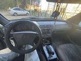 Mercedes-Benz C 240 1997 года за 2 500 000 тг. в Жезказган – фото 5