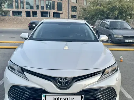 Toyota Camry 2018 года за 13 200 000 тг. в Алматы