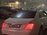 Mercedes-Benz S 500 2006 года за 7 500 000 тг. в Жанаозен – фото 5