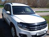 Volkswagen Tiguan 2016 годаfor6 400 000 тг. в Караганда