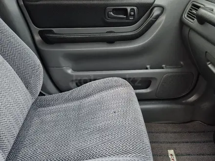 Honda CR-V 1997 года за 3 750 000 тг. в Алматы – фото 18