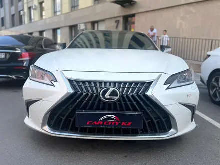 Lexus ES 250 2021 года за 24 000 000 тг. в Астана