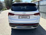 Hyundai Santa Fe 2023 годаүшін23 790 000 тг. в Актобе – фото 3