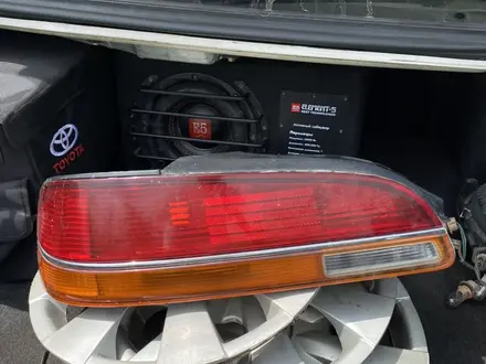 Задняя левая фонарь Toyota Exivүшін20 000 тг. в Алматы