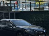 Lexus ES 250 2022 года за 27 500 000 тг. в Астана