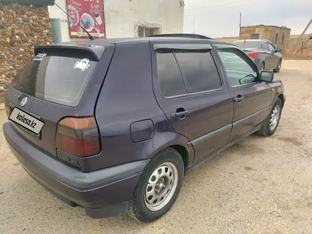 Volkswagen Golf 1995 года за 1 850 000 тг. в Семей – фото 2