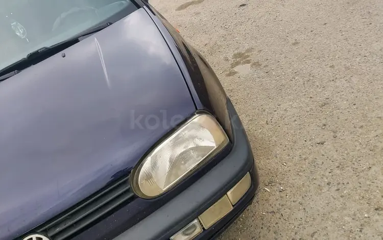 Volkswagen Golf 1995 годаүшін1 850 000 тг. в Семей