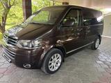Volkswagen Caravelle 2014 года за 13 800 000 тг. в Алматы