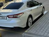 Toyota Camry 2019 года за 14 300 000 тг. в Алматы