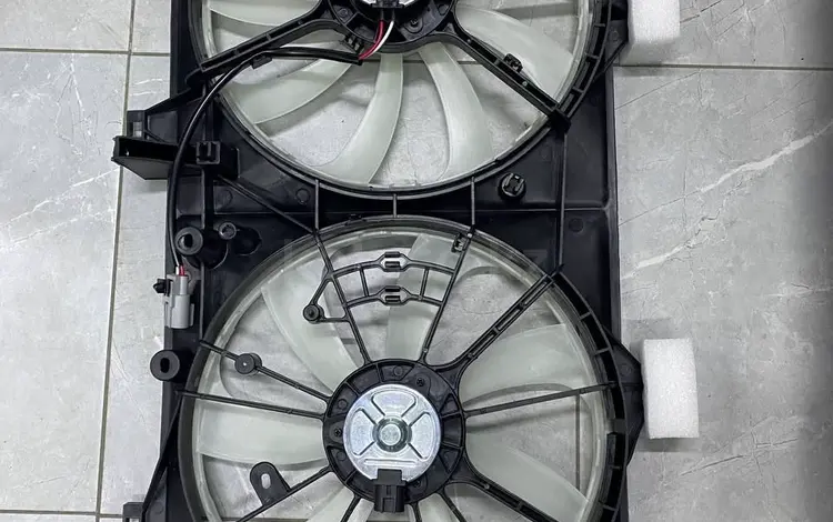 Диффузор в сборе Toyota Camry 50 ORIGINAL за 10 008 тг. в Алматы