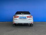 Toyota Camry 2019 года за 9 200 000 тг. в Шымкент – фото 4
