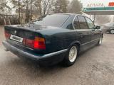 BMW 525 1994 года за 1 250 000 тг. в Алматы – фото 2
