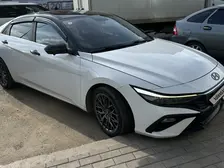 Hyundai Elantra, 2023