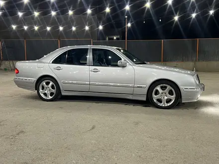 Mercedes-Benz E 320 2001 года за 7 000 000 тг. в Шымкент – фото 2