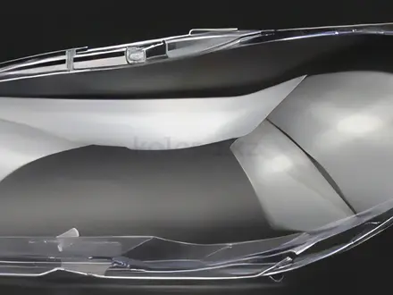 Стекло фары BMW 5 Серия F10 за 20 000 тг. в Алматы