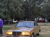 Mercedes-Benz E 250 1983 года за 3 550 000 тг. в Астана