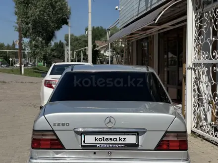 Mercedes-Benz E 280 1995 года за 1 350 000 тг. в Алматы – фото 4
