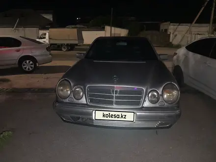 Mercedes-Benz E 280 1997 года за 3 500 000 тг. в Тараз