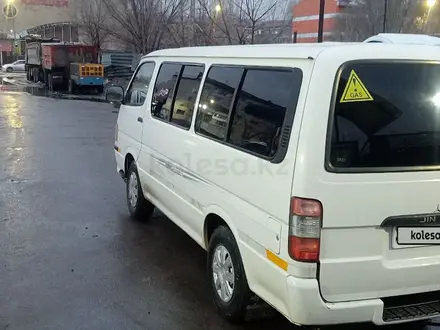 Toyota Hiace 2004 года за 4 000 000 тг. в Астана – фото 2